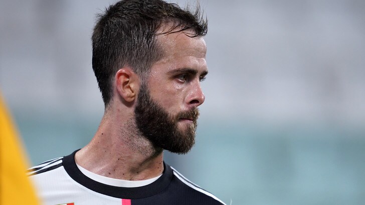 Pjanic, quanto affetto sui social: commentano anche Totti ed Emre Can