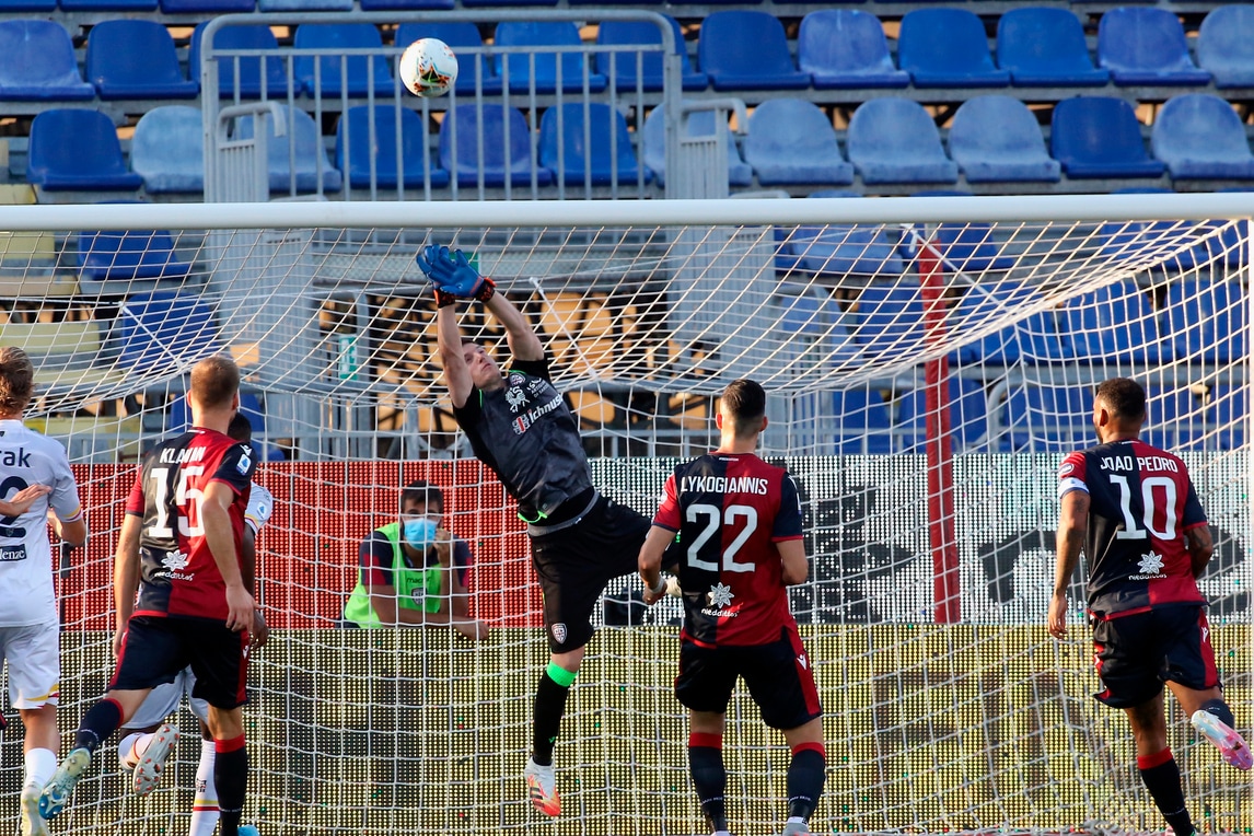 Super Cragno, un punto a testa per Cagliari e Lecce