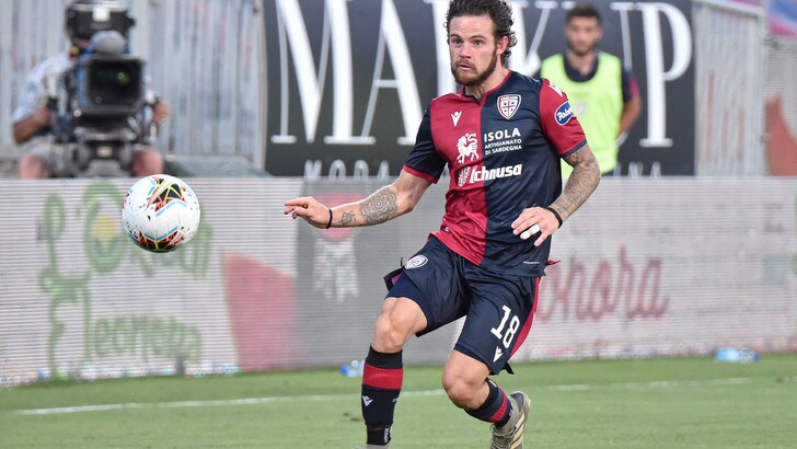Cagliari, la fidanzata di Nandez furiosa: ecco cosa è successo