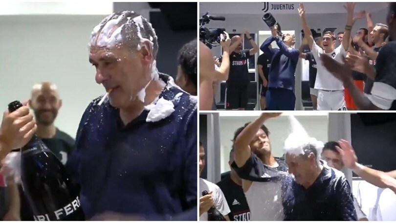 Sarri: schiuma da barba, sigaretta e spumante per celebrare lo scudetto!