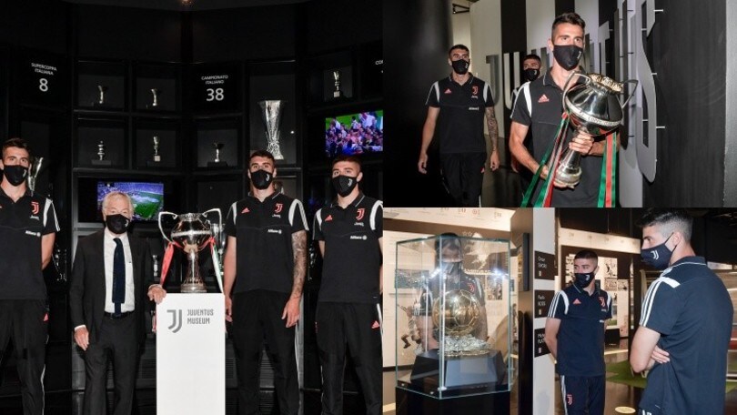 La Juve Under 23 posa al Museum con la Coppa Italia