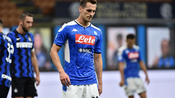 Napoli, Milik bersagliato dai tifosi: