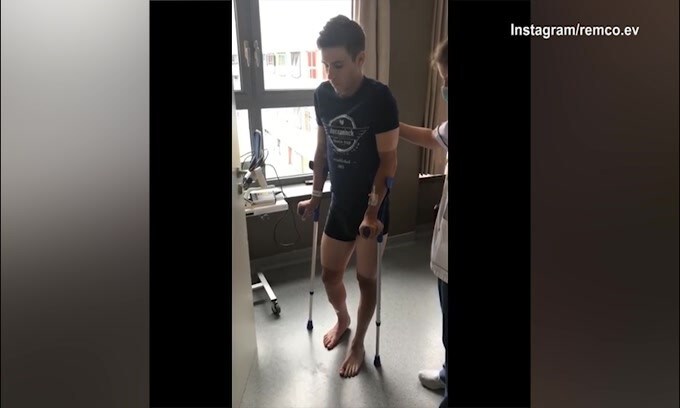 Ciclismo, Evenepol si alza in piedi e muove i primi passi!