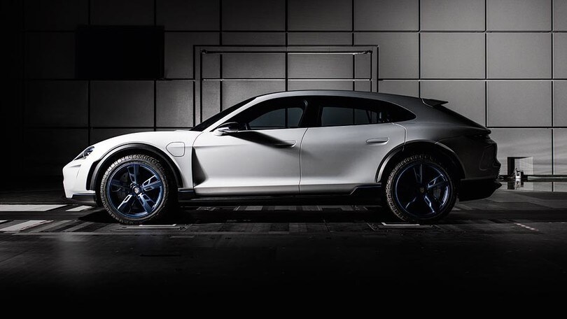 Porsche Taycan Cross Turismo, appuntamento al 2021
