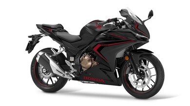 Nuova Honda CBR500R tra loghi ristilizzati e omologazione Euro5