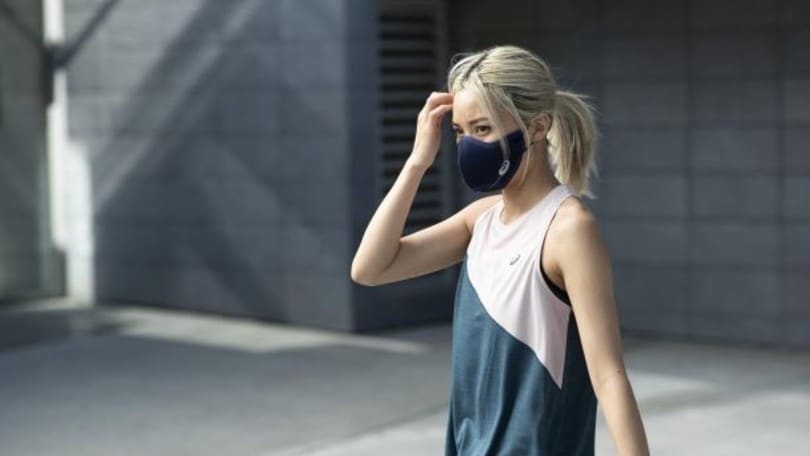 Asics Runners Face Cover, la mascherina rivoluzionaria da usare in allenamento