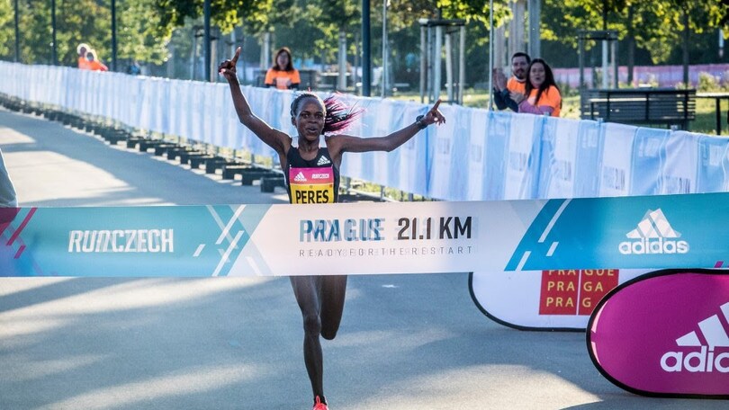 Record femminile di mezza maratona alla Prague 21.1 - Ready to restart