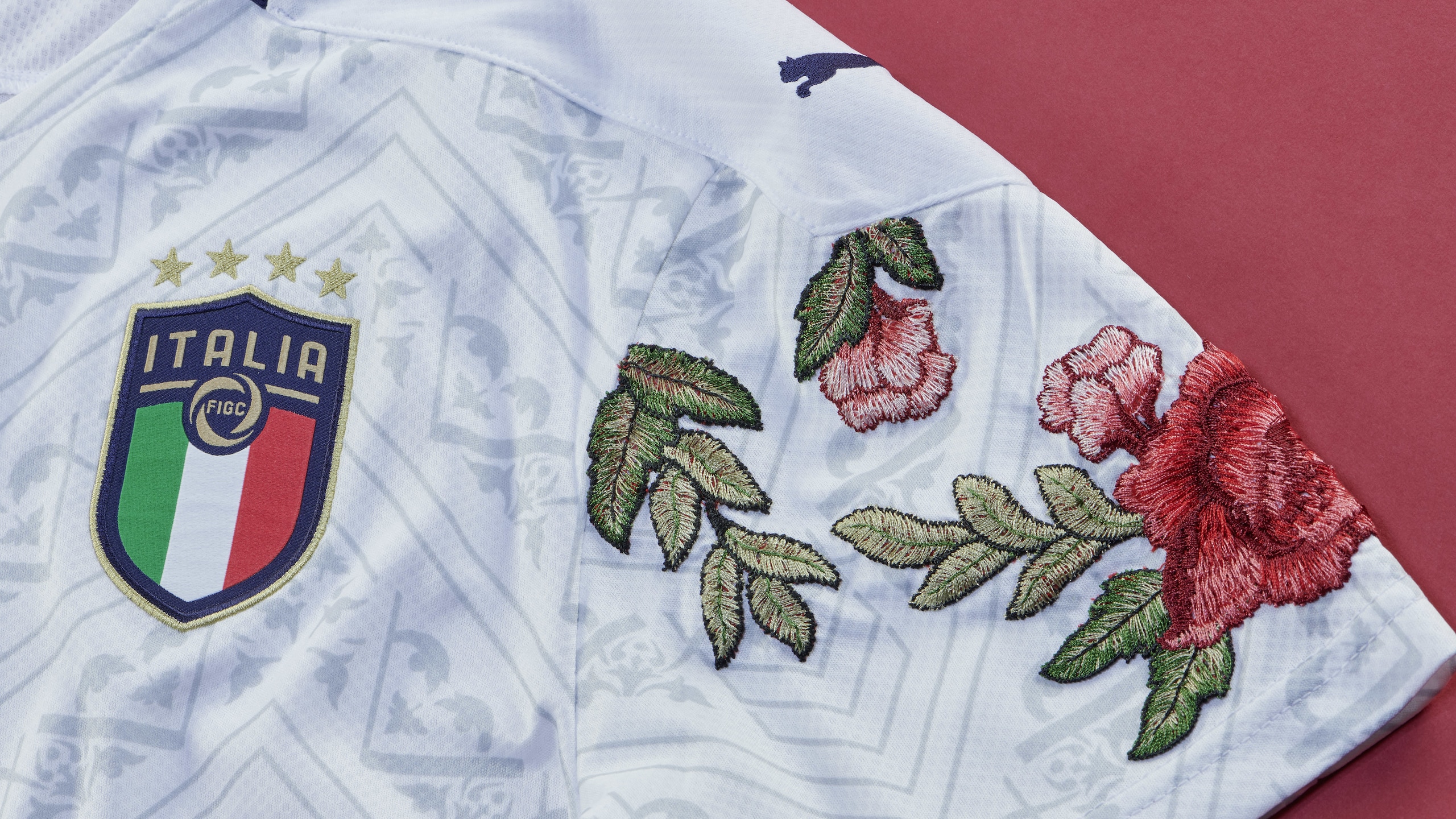 PUMA e The Football Gal presentano una collezione omaggio alla FIGC