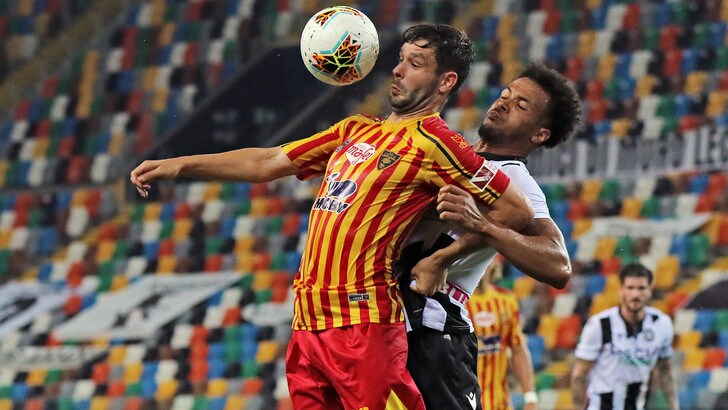 Lecce, Shakhov all'AEK Atene a titolo definitivo