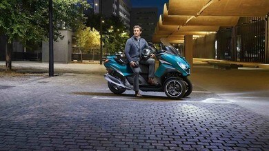 Nuovo Peugeot Metropolis, cambia il look e arriva l'Euro5: gli scatti