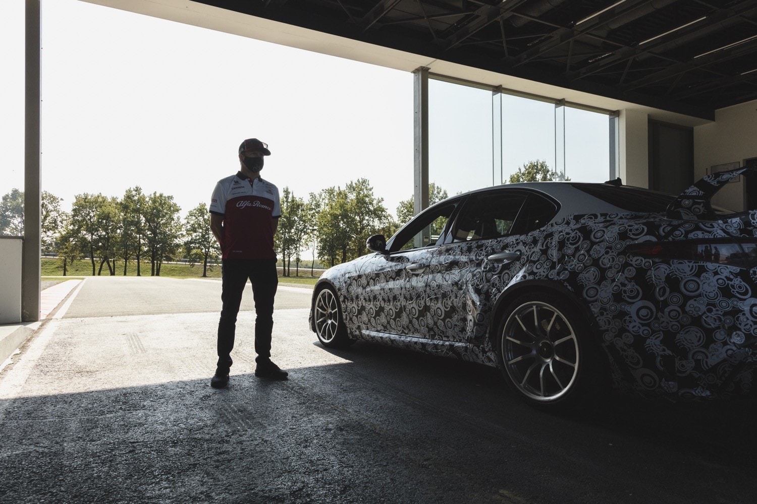 FOTO Giulia GTA, Raikkonen e Giovinazzi al volante