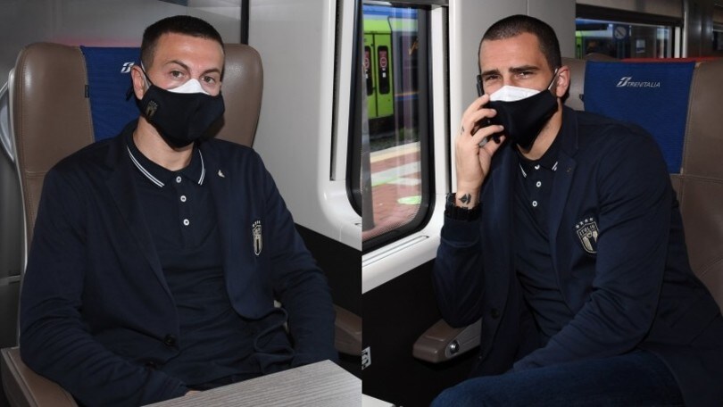 Bernardeschi punta la Polonia, Bonucci si rilassa al telefono