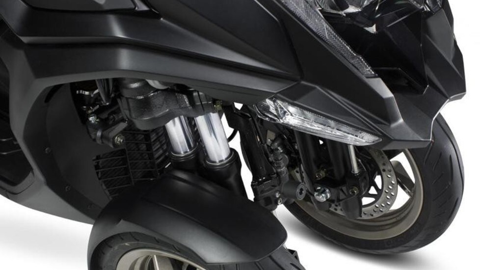 Realizzato sulla base dell'AK 550, lo scooter di Taiwan è disponibile con un design rinnovato, illuminazione full LED e un bicilindrico da 51,6 cavalli