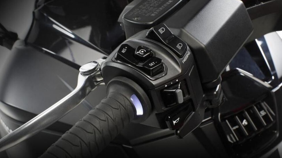 Realizzato sulla base dell'AK 550, lo scooter di Taiwan è disponibile con un design rinnovato, illuminazione full LED e un bicilindrico da 51,6 cavalli