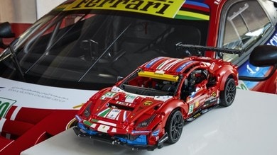 LEGO Technic Ferrari 488 GTE, 1677 mattoncini rampanti