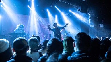 Covid, folla a un concerto: a Wuhan riprende la vita normale