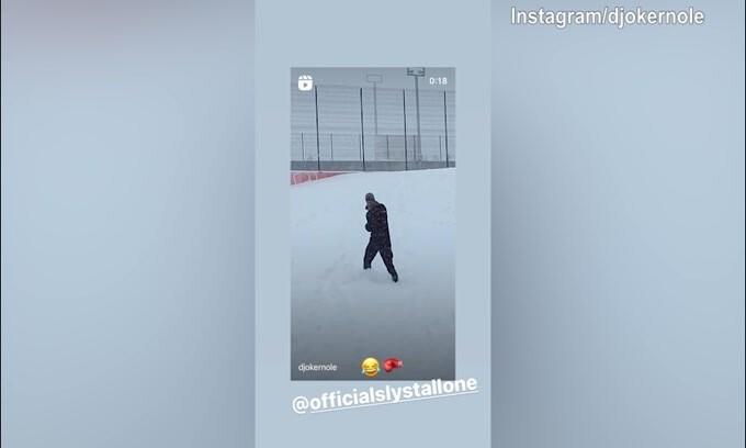 Djokovic...la trasformazione sulla neve è...in stile Rocky!