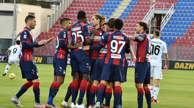 Simy show, il Crotone ne fa quattro al Benevento