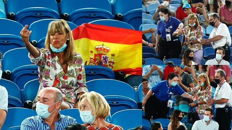 Tifosa contro Nadal: gli mostra il dito medio e viene allontanata