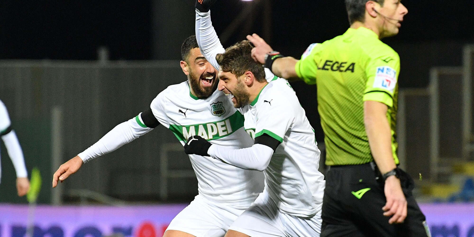 Berardi e Caputo, coppia gol: il Sassuolo vince a Crotone