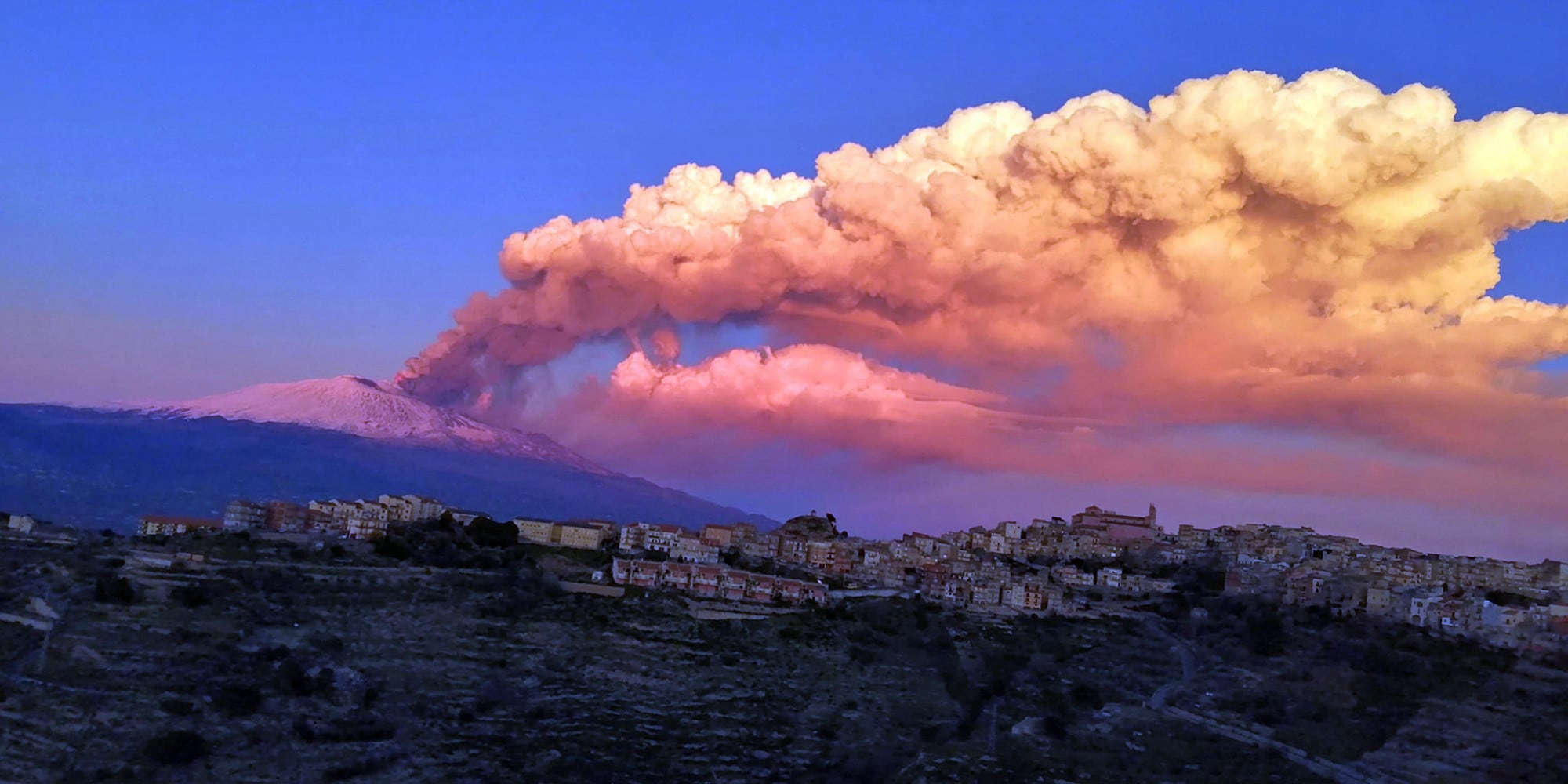 Le impressionanti riprese dell'eruzione dell'Etna