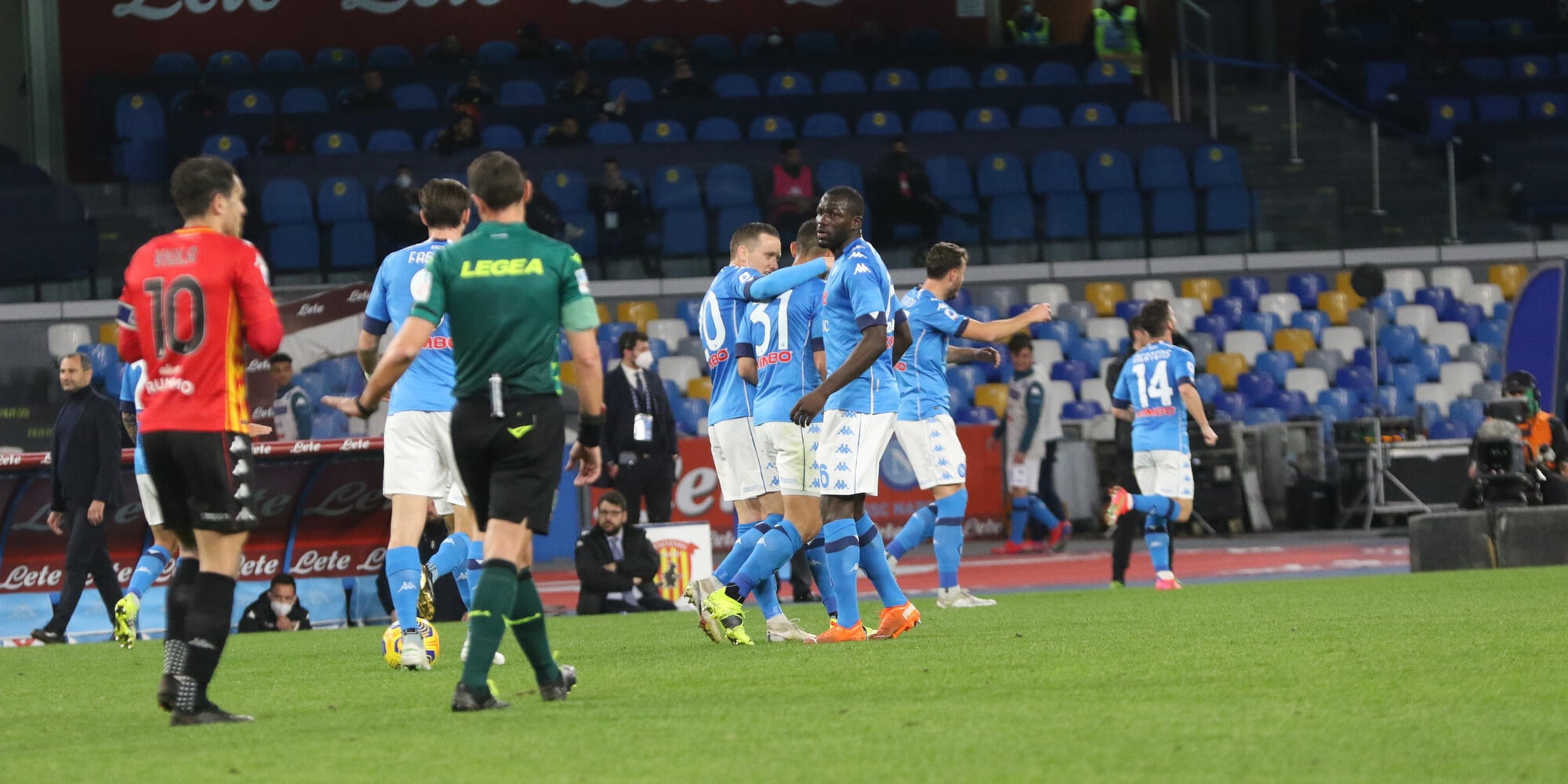 Il Napoli non sbaglia: Mertens e Politano stendono il Benevento