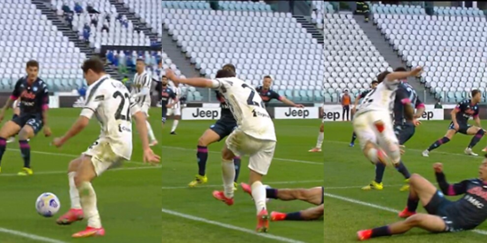 Juve-Napoli: Lozano falcia Chiesa in area