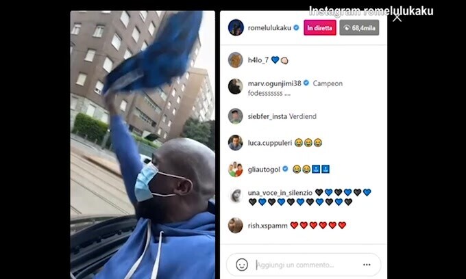 Lukaku show per le strade di Milano: "Campioni campioni"