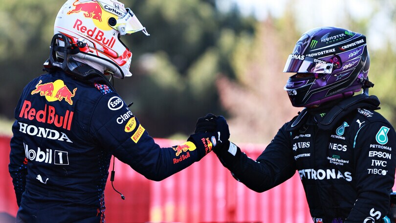 GP Spagna, Hamilton nella storia con la pole numero 100. Quarto Leclerc