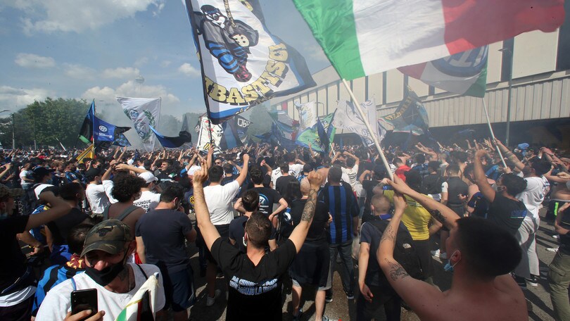 Scudetto Inter, tremila tifosi a San Siro per la festa