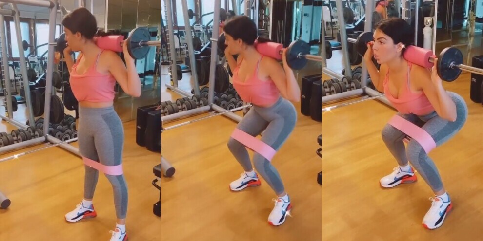 Georgina, allenamento ad alta intensità con squat e bilanciere
