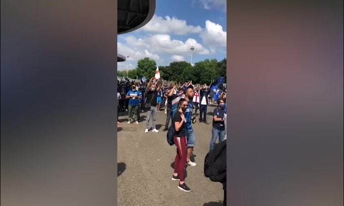 Inter, festa dei tifosi fuori da San Siro