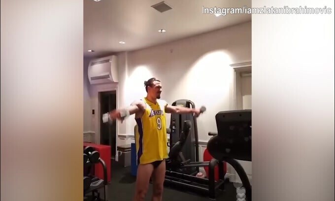 Ibra si allena in diretta Instagram