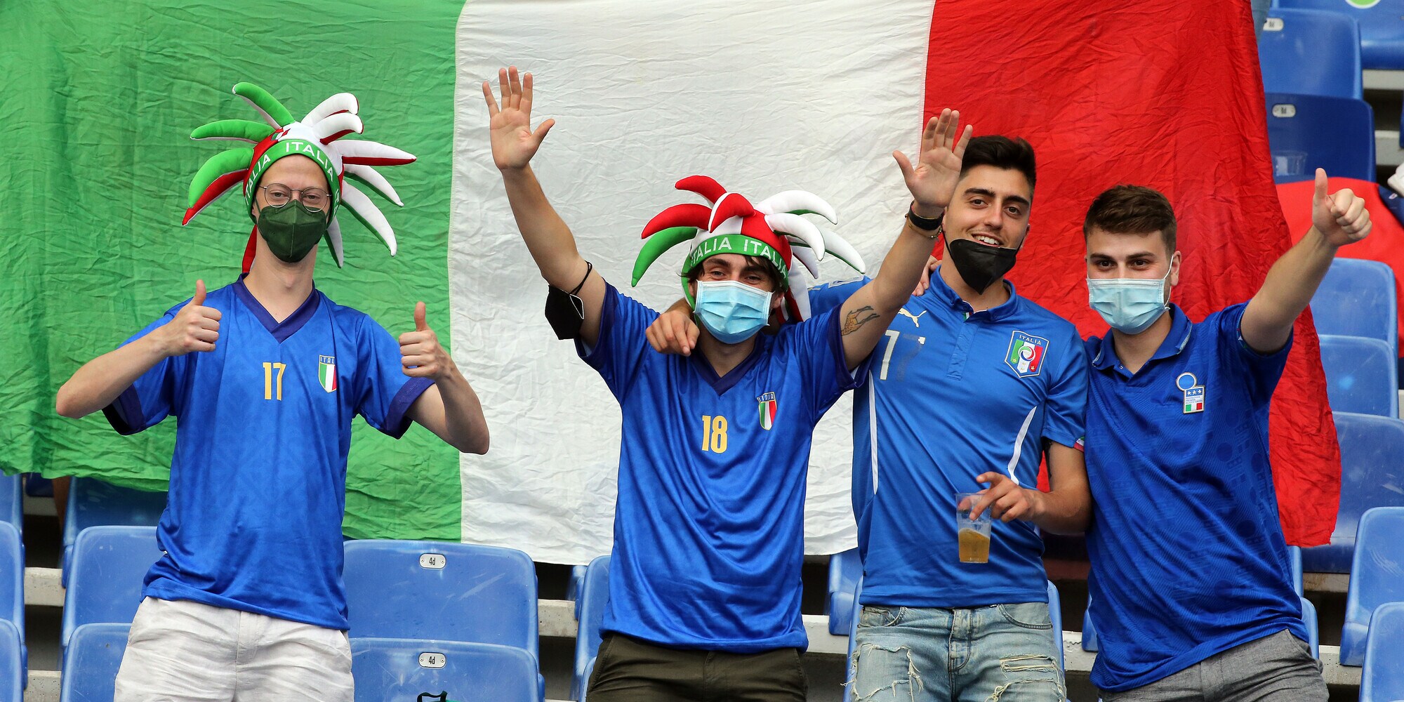 Italia-Svizzera, tifosi scatenati all'Olimpico!