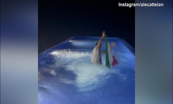 Silenzio in Spagna per la sconfitta? Ci pensa Cattelan