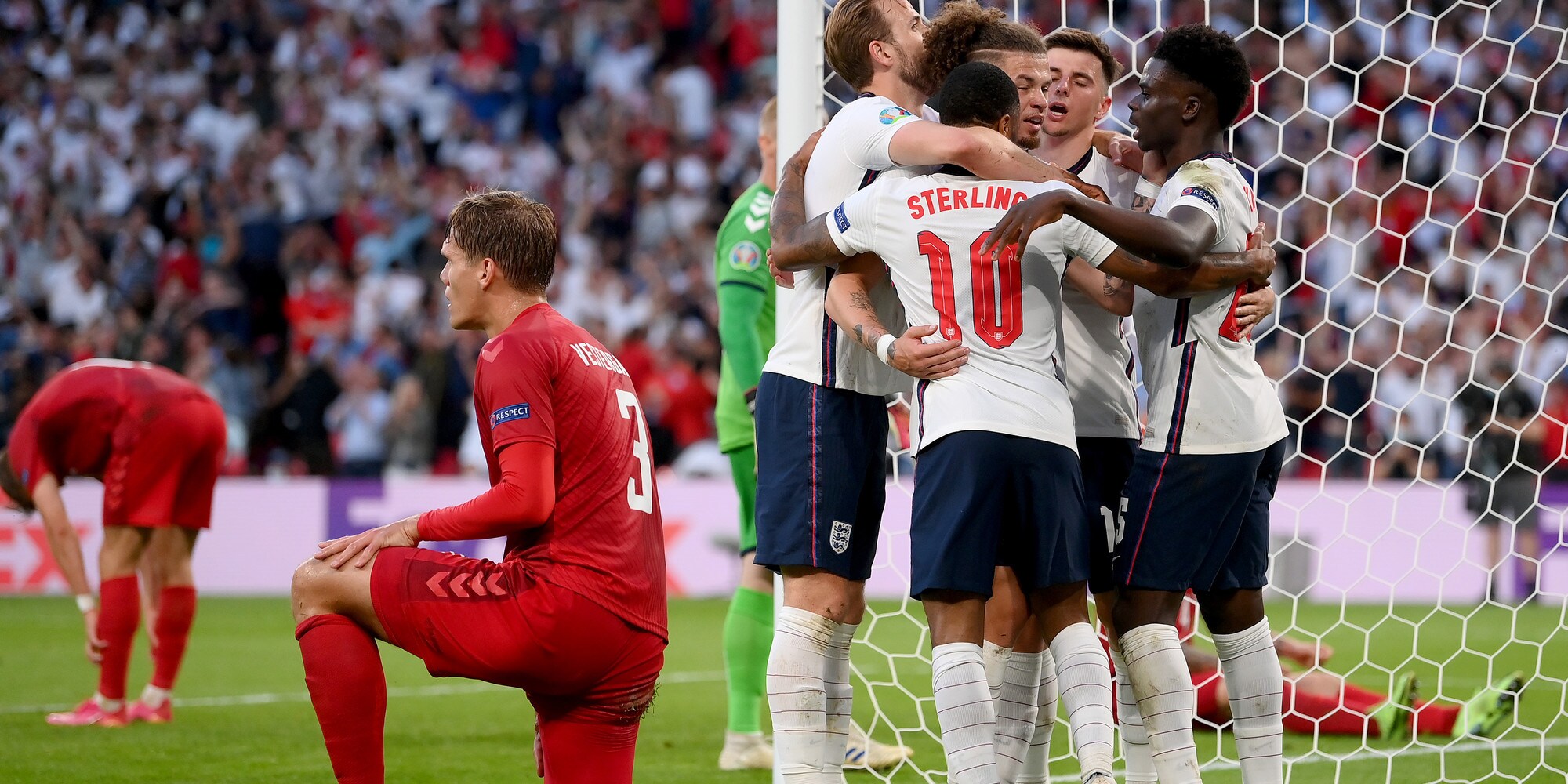 Kane porta l’Inghilterra in finale: tifosi scatenati a Wembley