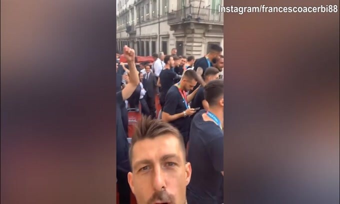 Italia, che festa in giro per Roma!