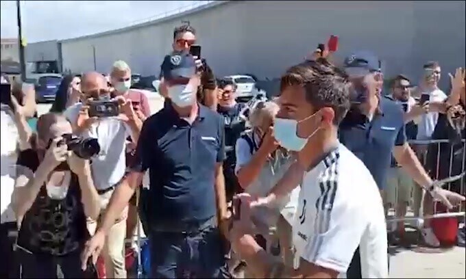 Dalla Francia: "Barcellona su Dybala: scambio con Griezmann"