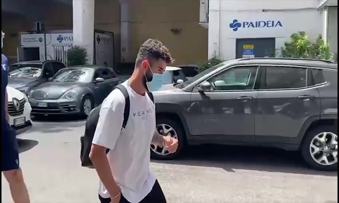 "Striscione vergognoso", la Lazio difende Hysaj