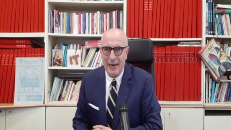 Casa Tuttosport. Chiellini rimane alla Juve per un altro anno: firmerà all'inizio di agosto. Dybala, leggero affaticamento salterà il Cesena. Toro: Belotti si riduce le vacanze di una settimana.