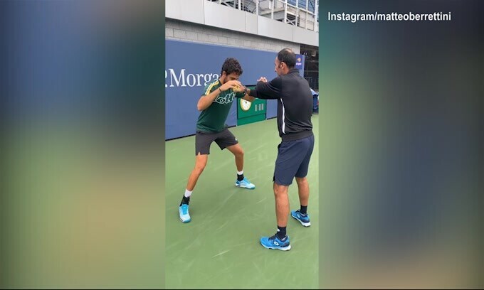 Tennis, i riflessi super di Berrettini in allenamento