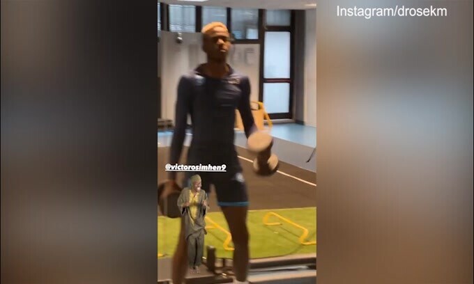 Osimhen, l'allenamento si trasforma in ballo