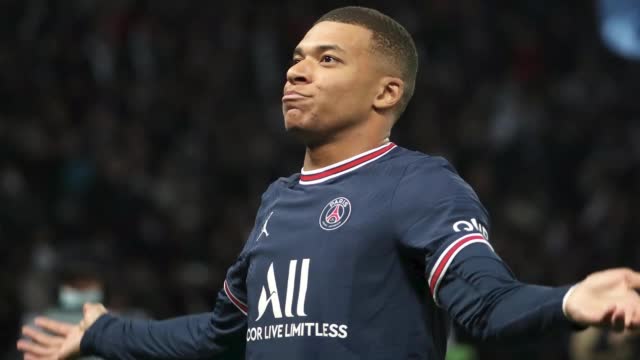 PSG contro Real, in Champions Mbappé sfida il suo futuro?