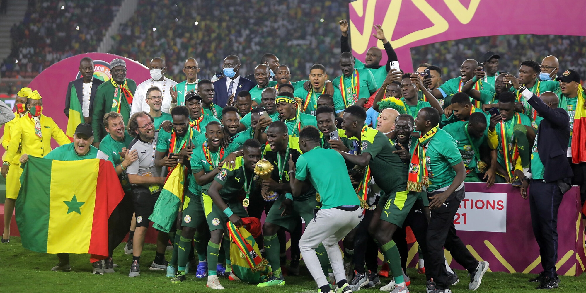 Il Senegal vince la Coppa d'Africa: Koulibaly alza il trofeo