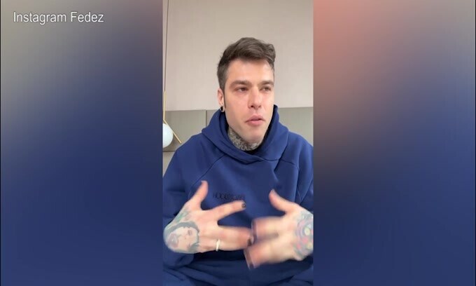 Fedez in lacrime: "Ho un problema di salute"