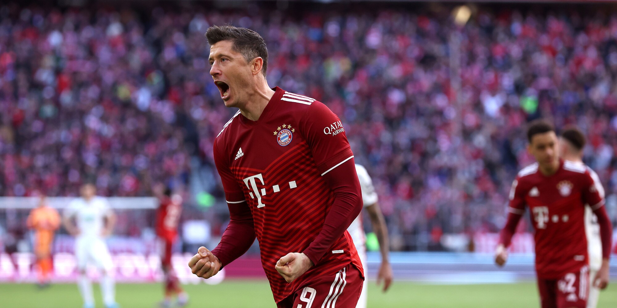 Bundesliga, il Bayern torna a vincere: Lewandowski piega l'Augsburg