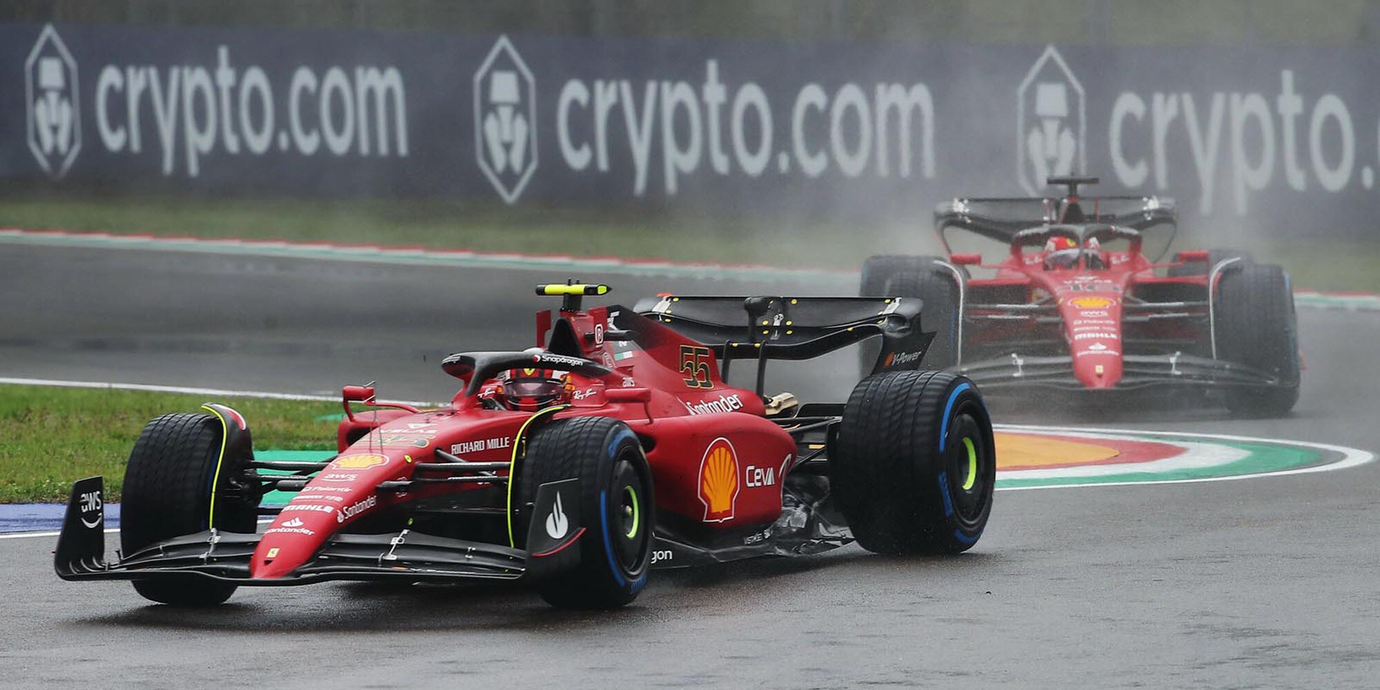 La Ferrari omaggia Ayrton Senna, le parole di Leclerc e Sainz