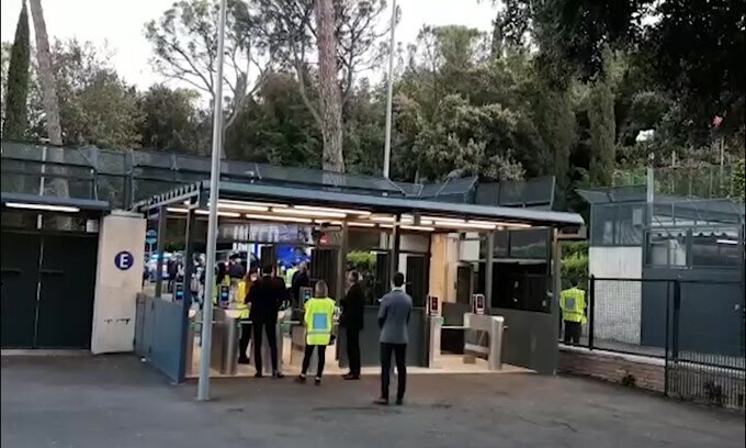 L'arrivo del pullman dell'Inter