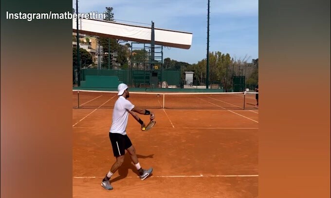 L'annuncio di Berrettini: "Salterò il Roland Garros"