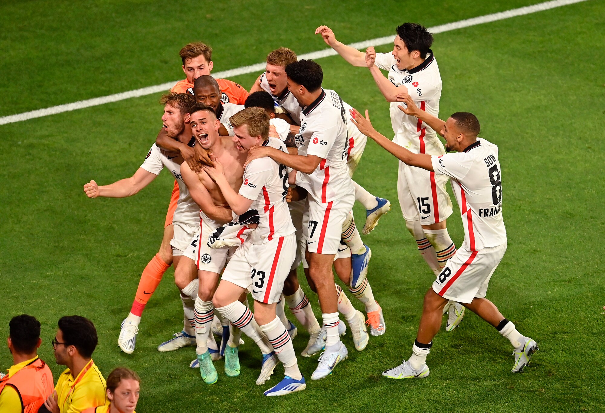Borré show, Ramsey flop: Rangers ko, Europa League all'Eintracht